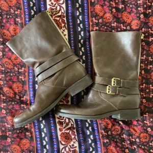 Mid-calf leather boots